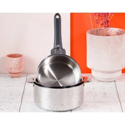 Amovible<CRISTEL Série de 3 casseroles Amovibles + 1 poignée noire Mutine,